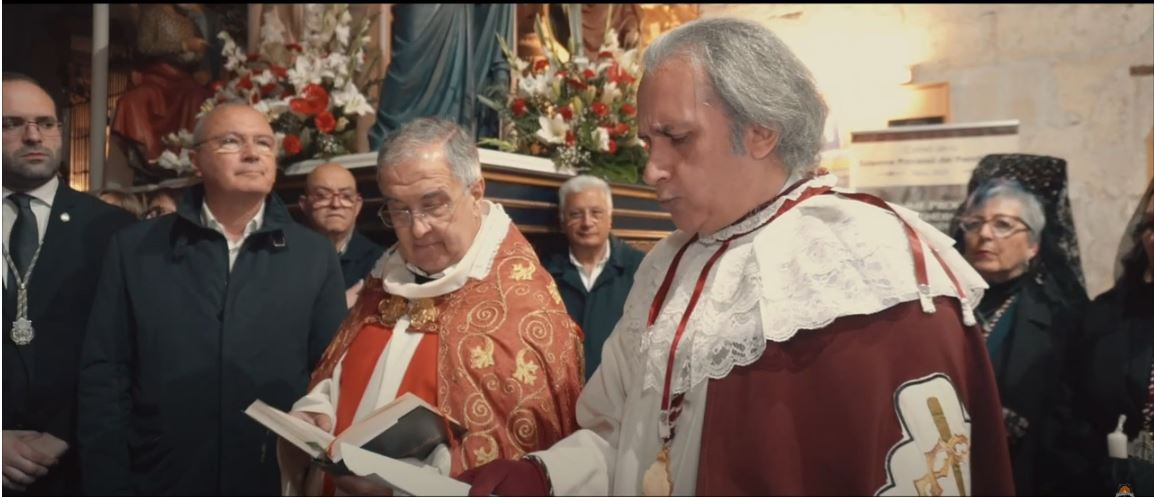 Reportaje del paso del Ecce Homo en la "Processó del Prendiment" de Reus